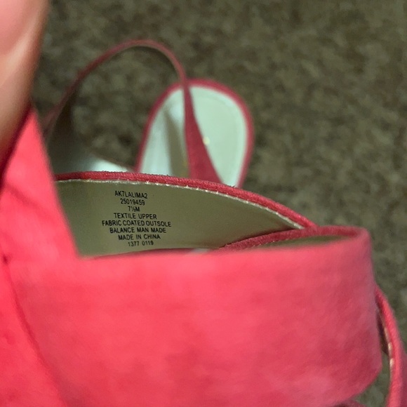 Anne Klein US 7.5 womens pink suede chunky heels. Gently used. - Picture 16 of 16